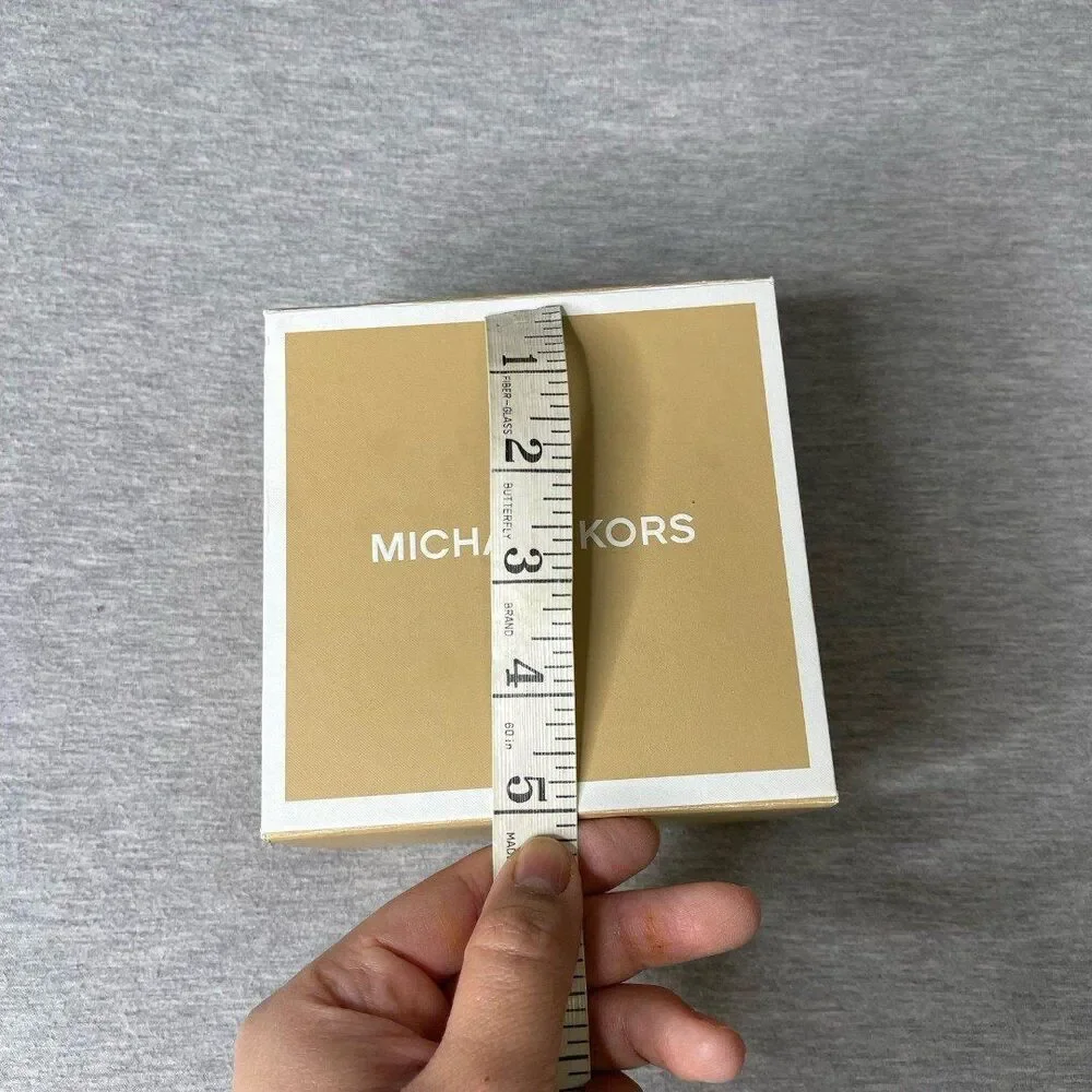 Michael Kors comes box